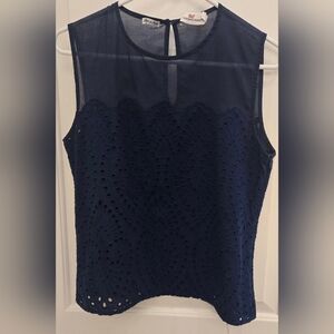 Vineyard Vines Eyelet Top  Size 6.